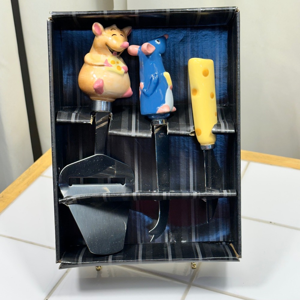 Disney Ratatouille Cheese Knife Set Unisex OS Blue Yellow Emile Remy Excellent